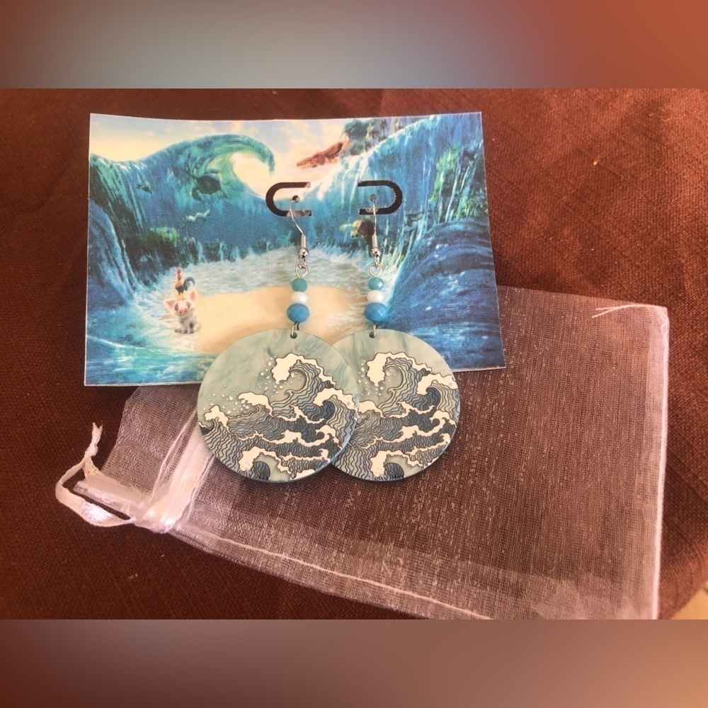 Disney Moana Ocean Earrings - Picture 3 of 5